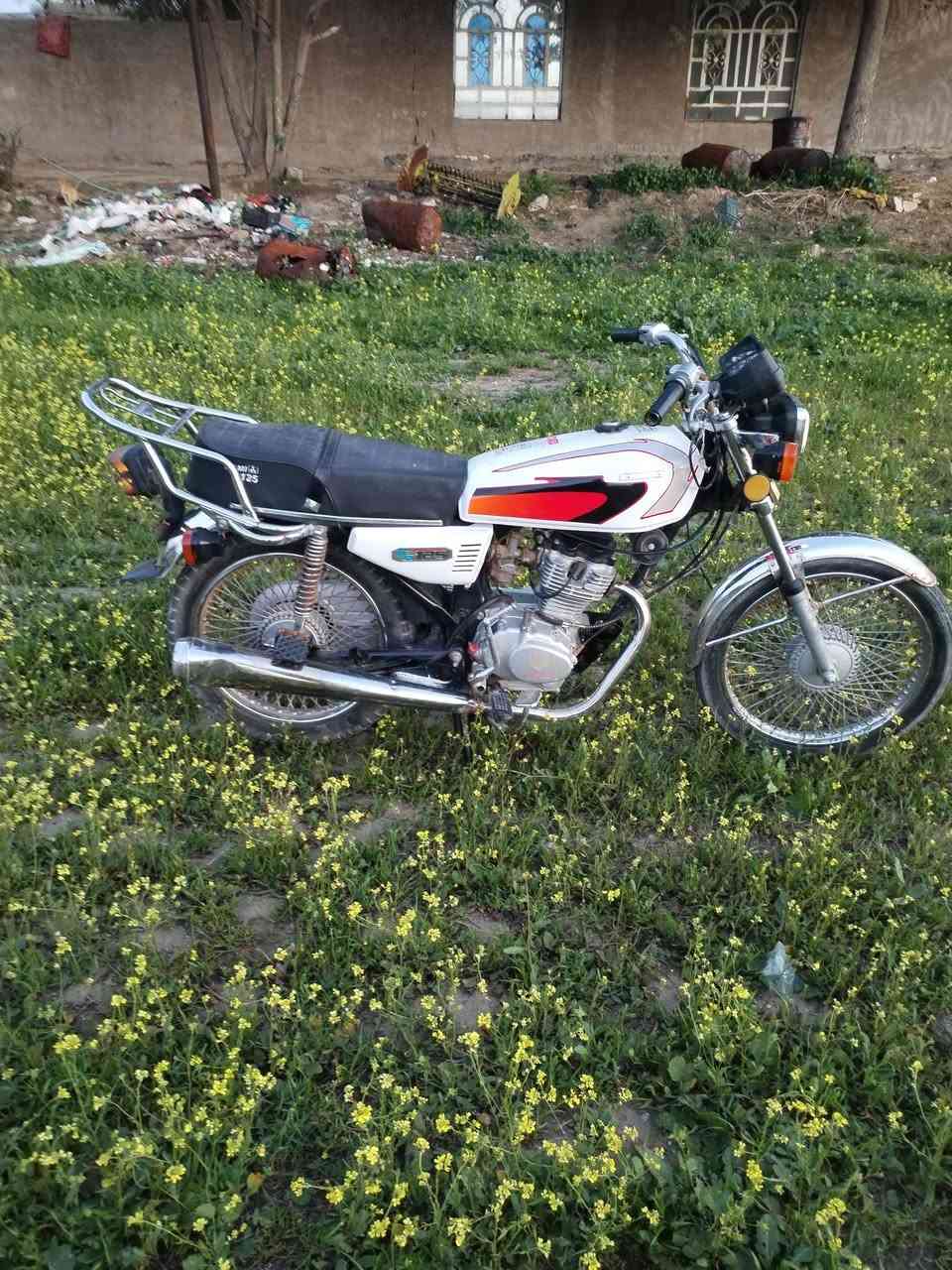 للبيع دراجه 4كير اوراق
المحرك برغي مامفتوح بي
شلعه ومعدل خير من الله 
كلجات الشركه +بعدهن كلش قويات يعني الدراجه ما متعوبه
كهربائيات باتري كله شغال مزوده اضائه جدا قوي 
مزوده هورن قوي 
تايرات دبلات  وياله كله جدد
والدراجه احله من الصور
السعر المطلوب 450 
بسعر البلاش 
مكانه/ نجف /جسر ام عباسيات قرب سيطرة معمل البيبسي
للاستفسار اكثر اتصل مكلف بل نشر
***********
***********
