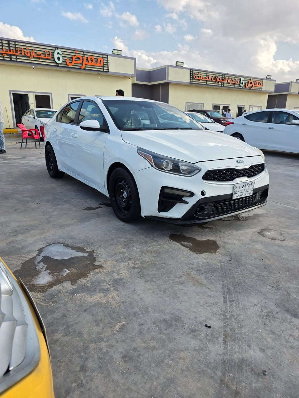 كيا فورتي مديل ٢١ رقم بصرة محرك ٢٠٠٠ دوش حادثهه جاملغ وبنيد بدون ضربة داخليه سياره جديده وجاهزه من كلشي مابيهه اي نقص محرك وكير وحداده وتبريد شرط الفحص سعر ١١٥ عنوان بصرة هاتف 📱 ***********
