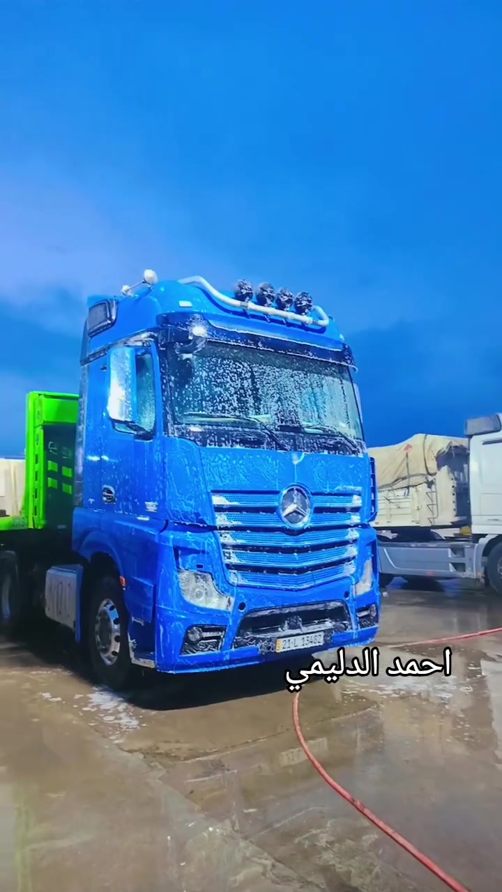 السلام عليكم سياره للبيع 2016 حجم 51 25 معهم الهاتف***********
