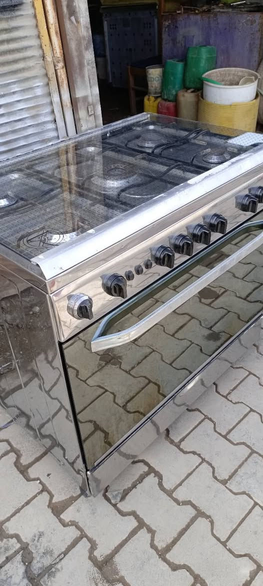 طباخ فريش مصري باب أول بعده شركه فرن كله شغال ناره زركه شركه على الفحص والضمان انطي ضمان إلي يعجبك حي العسكري مدارس (( السعر) ( ٢١٠ ) مجال قليل   / ***********
