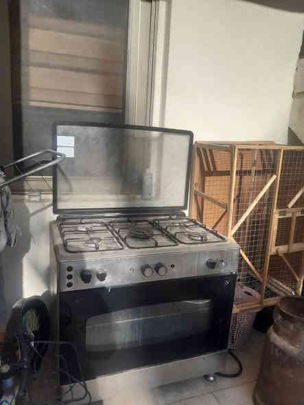 طباخ 5 عيون للبيع فرن شغال
***********
