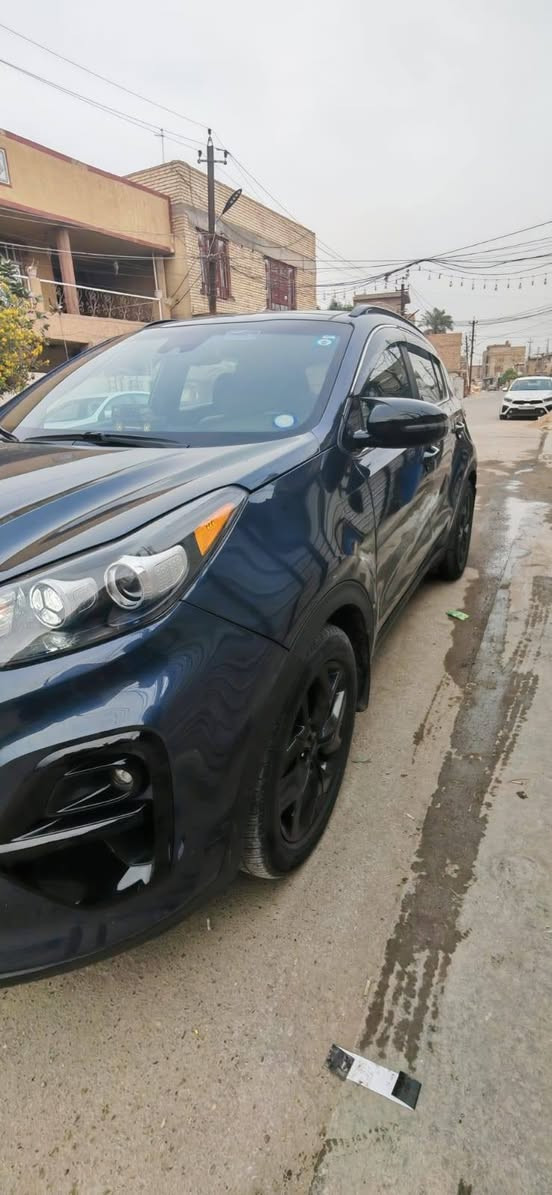 السلام عليكم
كيا سبورتج 2022 وارد امريكي (بلاك ادشن) ومعروفه مواصفاته فول للاخير عدا البصمة صور الحادث بالمنشور 
السعر 175 ترهم مراوس عادي
مواصفاتها

1 بانورما 

2 محرك 2400 GDi

3 تبريد قطعتين

4 ستيرن رياض حرف D

5 فول تحكم ستيرن

6 شفتات سرعة وقيادة ذاتية

7 ثلاث انظمة قيادة 

8 مثبت سرعة

9 كشنات جلد كلها اسود الامامي تحكم كهرباء

10 رادارت

11 تحديد مسار

12 نظام منحدرات

13 مري كهرباء شفط واشاير بالمري

14 تو ويل

15 نقطة عمياء

16 ويل كب اسود رياضي حجم 18

17 ماشية 35 ميل

18 شاشة اعطال

19 شاشة ابل وكار بلي

العنوان الزعفرانية ***********
