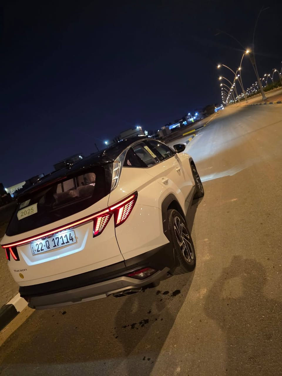 توسان موديل 2025 كامل مواصفات تو كلر السيارة أخت الزيرو استخدام شخصي على وضع الشركة مكفولة كفالة عامة ماشيه 10 ألف 
رقم الهاتف *********** السعر خاص مكان السياره بصره حي بغداد البصرة, العراق
