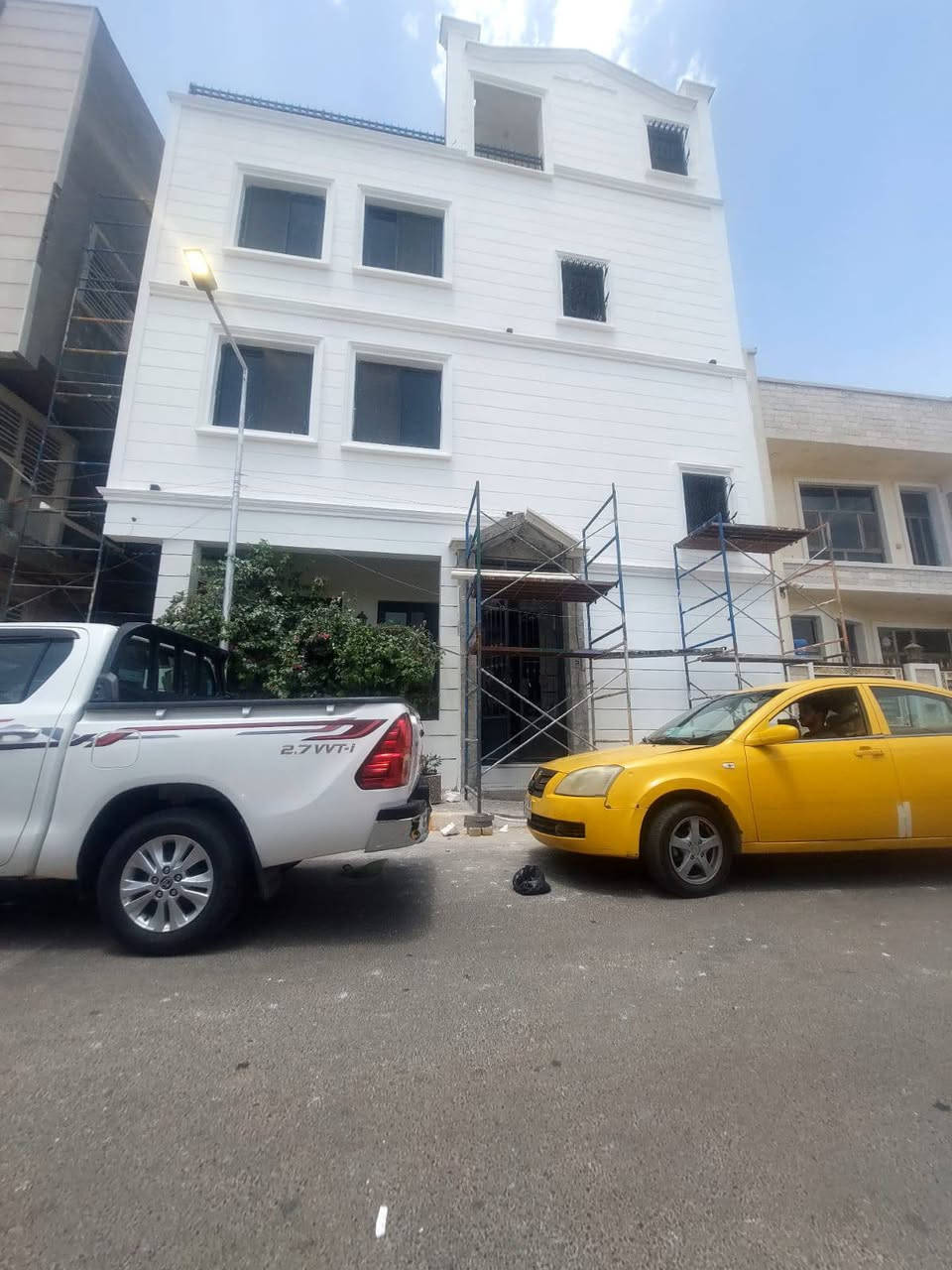 موجود لدينا كادر تغليف الواجهات بلفوم التركي وصبغ واجهات وصبغ داخلي وديكورات جبسن بورد شغل درجة اولى خبرة 15 سنة وأسعار تنافسية ***********
