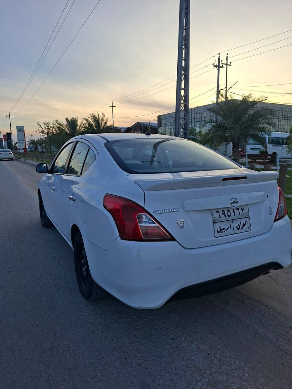 نيسان صني موديل 2022 
حاملغين خلفي ايسر صبغ شبر 
جاملغ ايمن  بارد شي بسيط 
سعر 97 مجالها قليل شراي 
تواصل واتساب 
واتصال 

***********
***********

