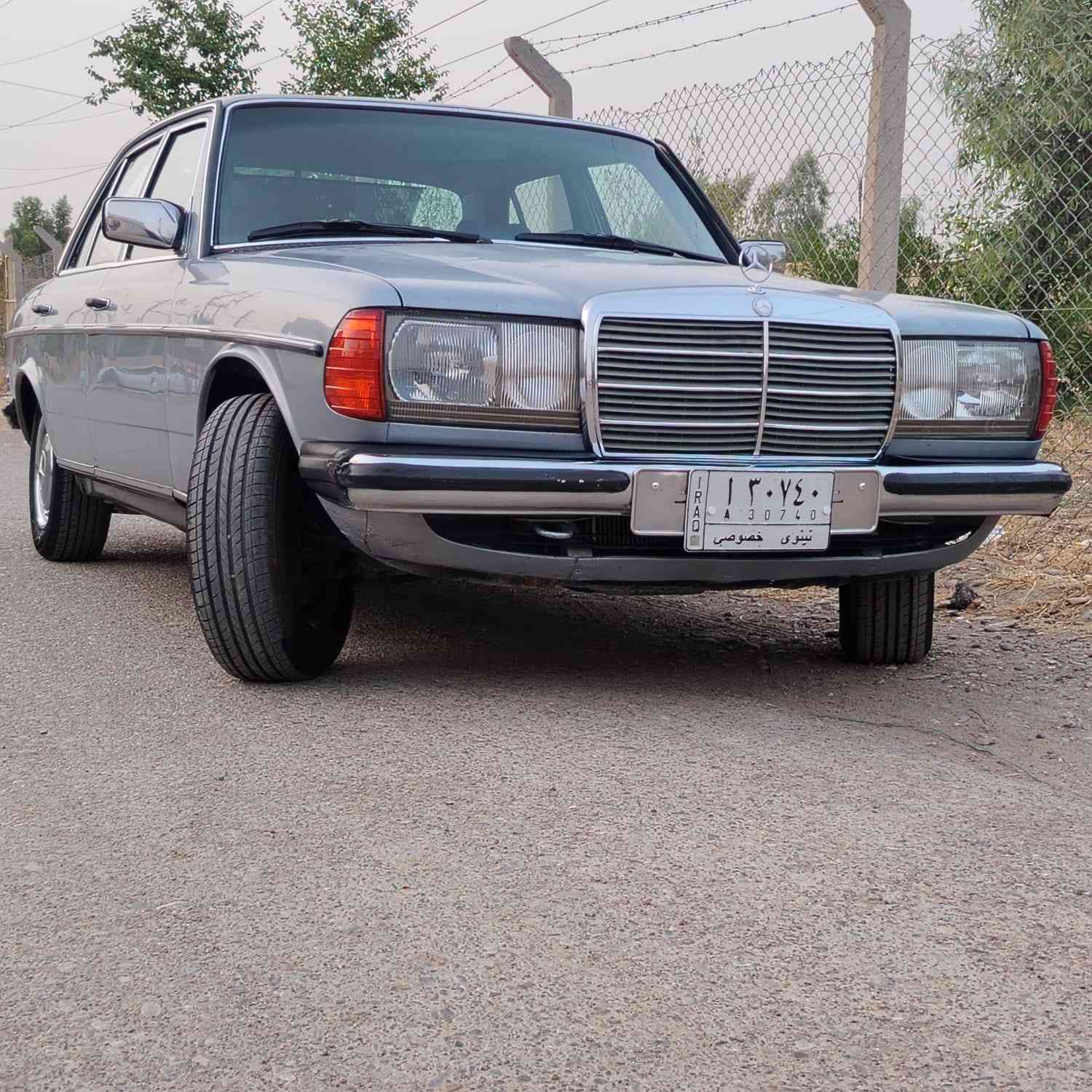 السلام عليكم
مارسدس أبو جحيل للبيع سياره جاهزه من كل النواحي كهربائيات كلها شغاله قطره صبغ ما بيها فقط الهلالات مصبوغه 5 تأيرات جدد  صدر خلفي امامي جديد سياره بسمنا تحويل ثاني يوم ساره تأخذها ربع ما تصرف عليها مكينه 4 سلندر مكان السياره تكريت 
السعر 75 وبيها مجال 
الرقم :***********
*********** واتساب
