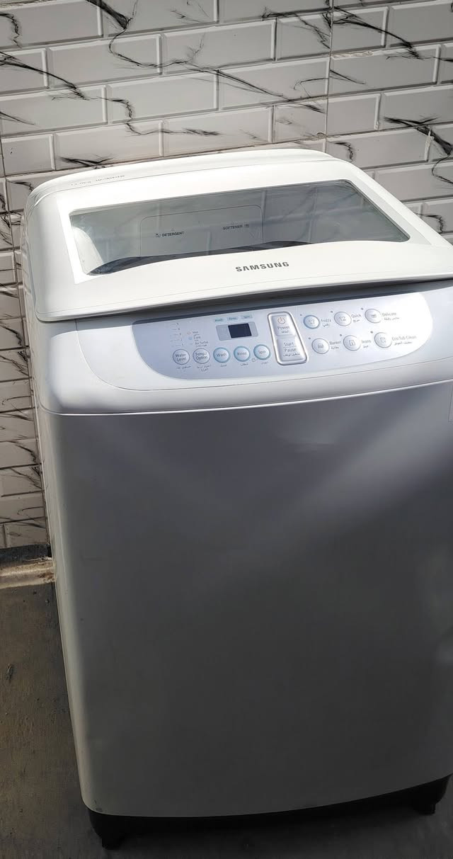 السلام عليكم غساله اوتماتيك  نوع سامسنوك شغاله تجفيف وغسل كولش نضيف ماداخله تصليح 12كيلو المكان بابل مركز المدينه سيف سعد. ***********
