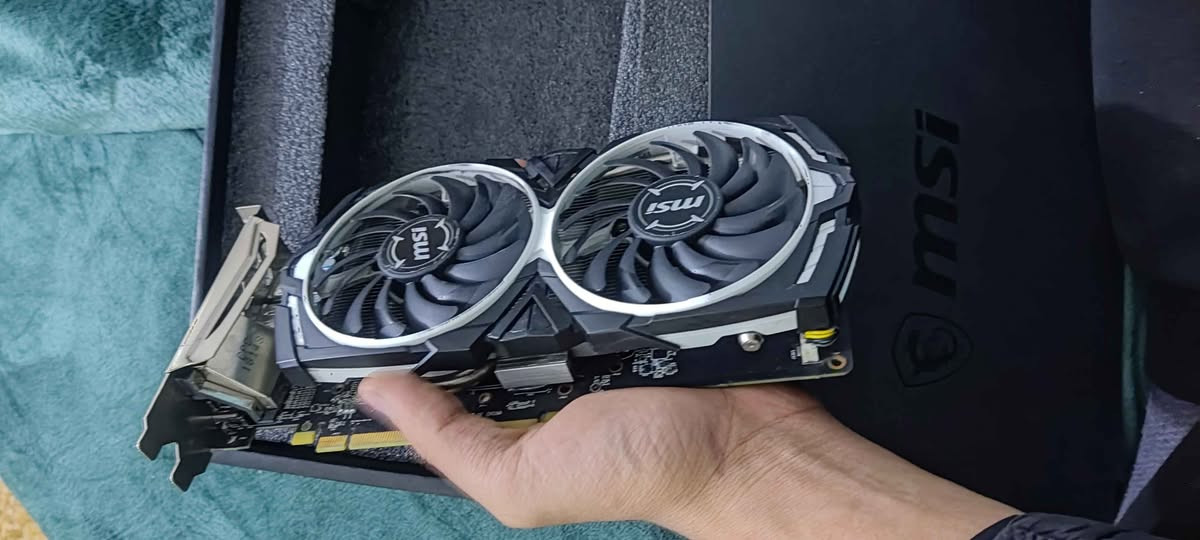 للبيع
كارت شاشه  يشتغلن المراوح بس ميعرض صورة ابيعها فحم هيج ماعرف صلحه تاخذ ادواته
 سعره 30
مكاني بغداد شعب ماعندي توصيل 
رقمي *********** بغداد, العراق
