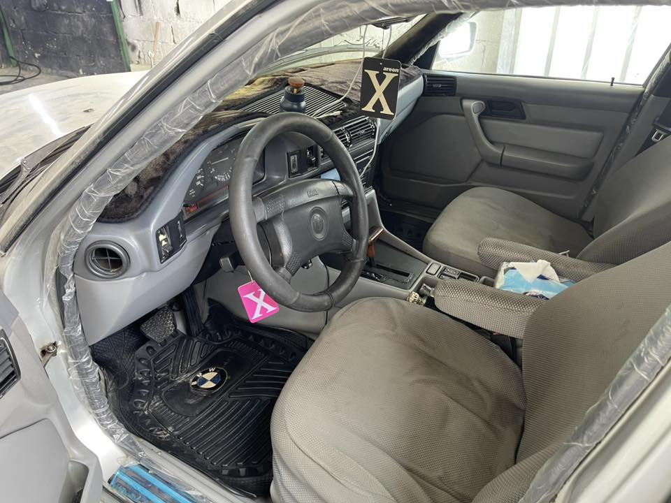 سلام عليكم بي ام 525 مسكر 
موديل 1992
كير ومحرك وصدر كفالة
سنترلك شغال 
كهربائيات كلها شغالة 
تنته سلايت شغال
ڪشنات جدد والغرفة جديدة
ترايك للبصرة
تبريد ثلج
سنوية لل 2030 هزة جديدة 
تحويل ثاني يوم 
مكان السيارة الفلوجة 
للأستفسار ***********
