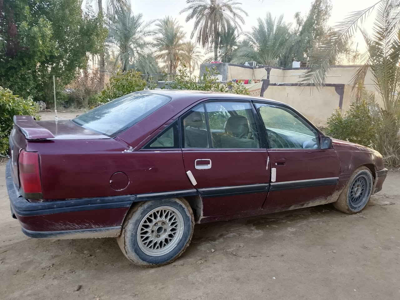 سلام عليكم للبيع اوبل اوميكه موديل  92 سيره نضيفه مكينه وكير وكسن كله جديد المكان ديوانيه امكلف بنشر الرقم الهاتف ***********
والسعر  18 وبيهي مجال
