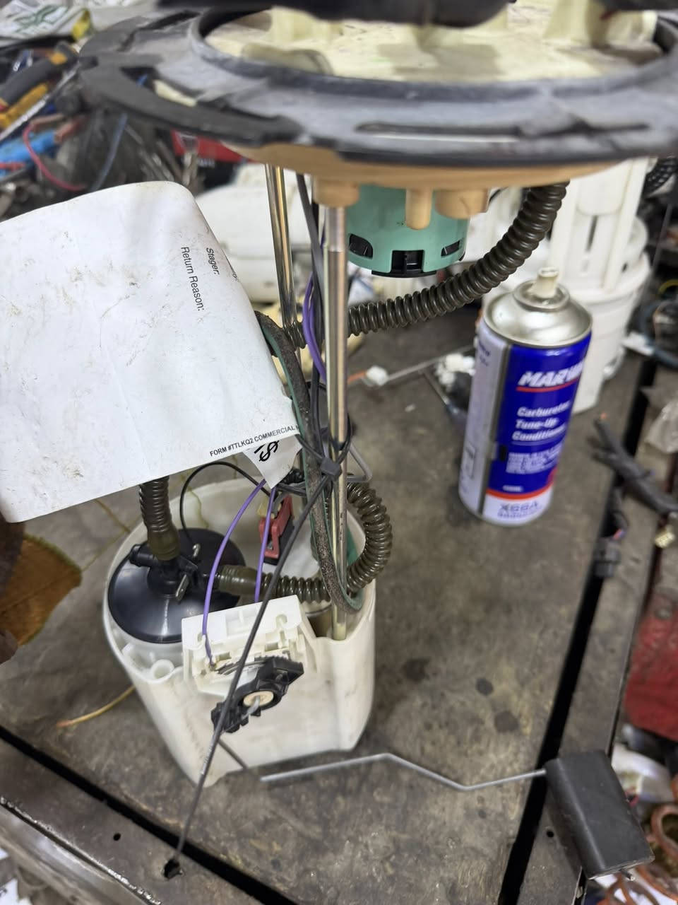 سلام وعليكم حبايب لحك عرض ولمده 10 ايام قاعده فيت بم اصليه تفصيخ حاويه مال فورد F150  من موديل 2015/ 2020 شرط النضافه ولفحص عليها عرض ويه توصيل 50 الف لباب بيتك وتدللون *********** حجز واتساب ❤️ ومتوفر جمله لاصحاب المحلات ولورش
