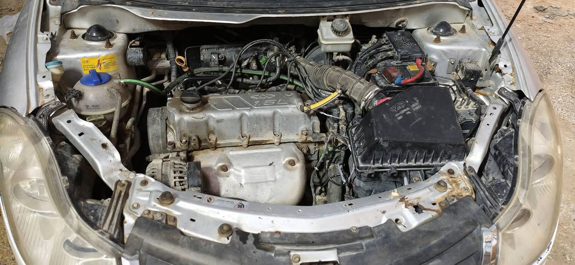 سلام عليكم شيري فلاوين 2013 سيارة كامله مكملة ماناقصهة شي بس خيال گير مكينة حداديه ملاحضه بس بنيد مدعوم بس مامبدل مسحوب بارد تبريد 🥶 سنويه ال 2027 مداور ثاني يوم وذا اكو مراوس بيكم حسب القناعة سعر 30وتفاصيل على رقم ***********
