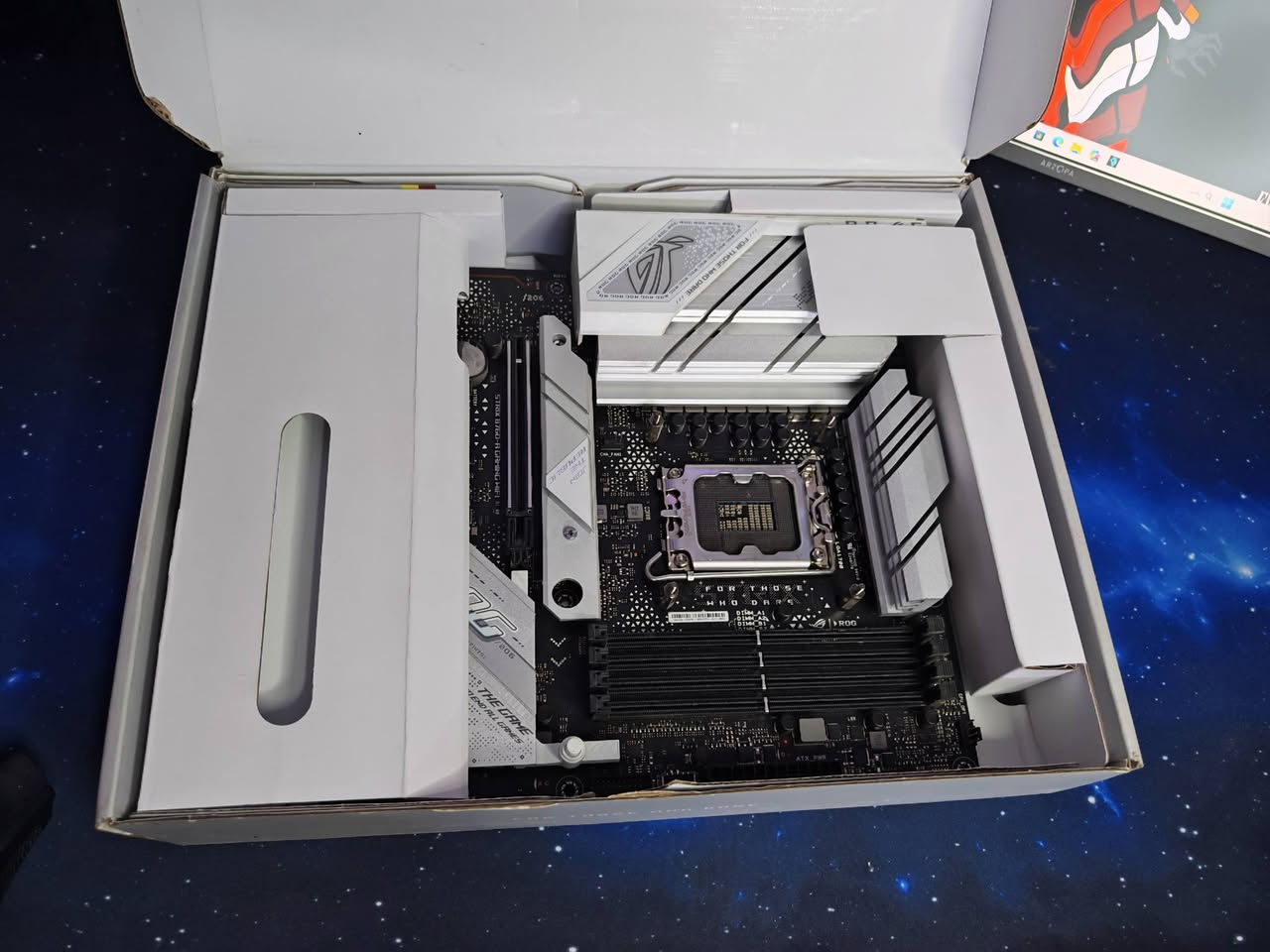 السلام عليكم قطع PC للبيع
طورت الPC واريد ابيعهن 

لوحة الأم 

ASUS ROG STRIX B760-A GAMING WIFI 

 ( 250 ) الف 

 مبرد ASUS ROG RYUJIN 240  مع شاشة 

100 الف

سماعات  Logitech G PRO X

175 الف

مبرد DeepCool AG400

25 الف

Xbox Wireless Controller

50 الف 

Motospeed CK61، لوحة مفاتيح ميكانيكية  60%

25 الف 

 هاب  iCUE Link System Hub من شركة Corsair + مروحة Corsair RS120

70 الف 

 ميكروفون مكثف (Condenser) من العلامة التجارية ZealSound

50 الف

مكبرات صوت Trust Polo 2.0

15 الف

سماعة الرأس Logitech H390 USB

30 الف

مستقبل صوت بلوتوث (Bluetooth Audio Receiver) من شركة Logitech،

30 الف 

Thermalright TL-C12C مراوح ثلاثي + مروحة 

15 الف

كيبلات بور  (Sleeved Extension Cable Kit) من العلامة التجارية EZDIY-FAB. تُستخدم هذه الكابلات لتحسين المظهر للPC .

15 الف

كل القطع نظيفة ومع كامل الملحقات والكراتين موجودة ونظيفة 

كل القطع مضمونه ومكفولة 

للتواصل خاص او على الرقم : ***********
