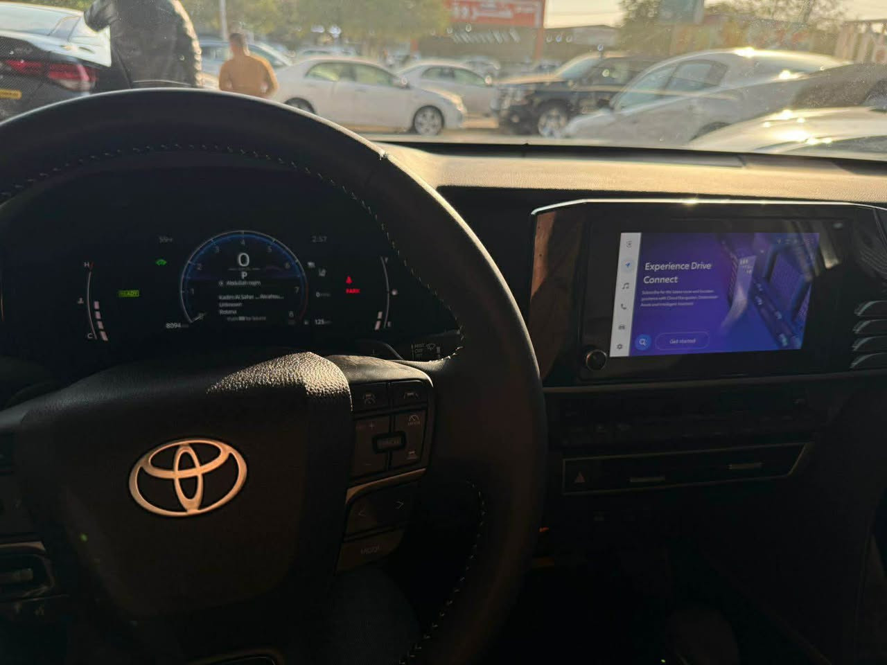 كامري 2025 هايبرد 
مواصفات SE 
ماشيه 5 الاف 
الضرر موضح بالصوره 
السياره كاتي والعقد باسمي 
للتواصل واتساب 
*********** كركوك, العراق
