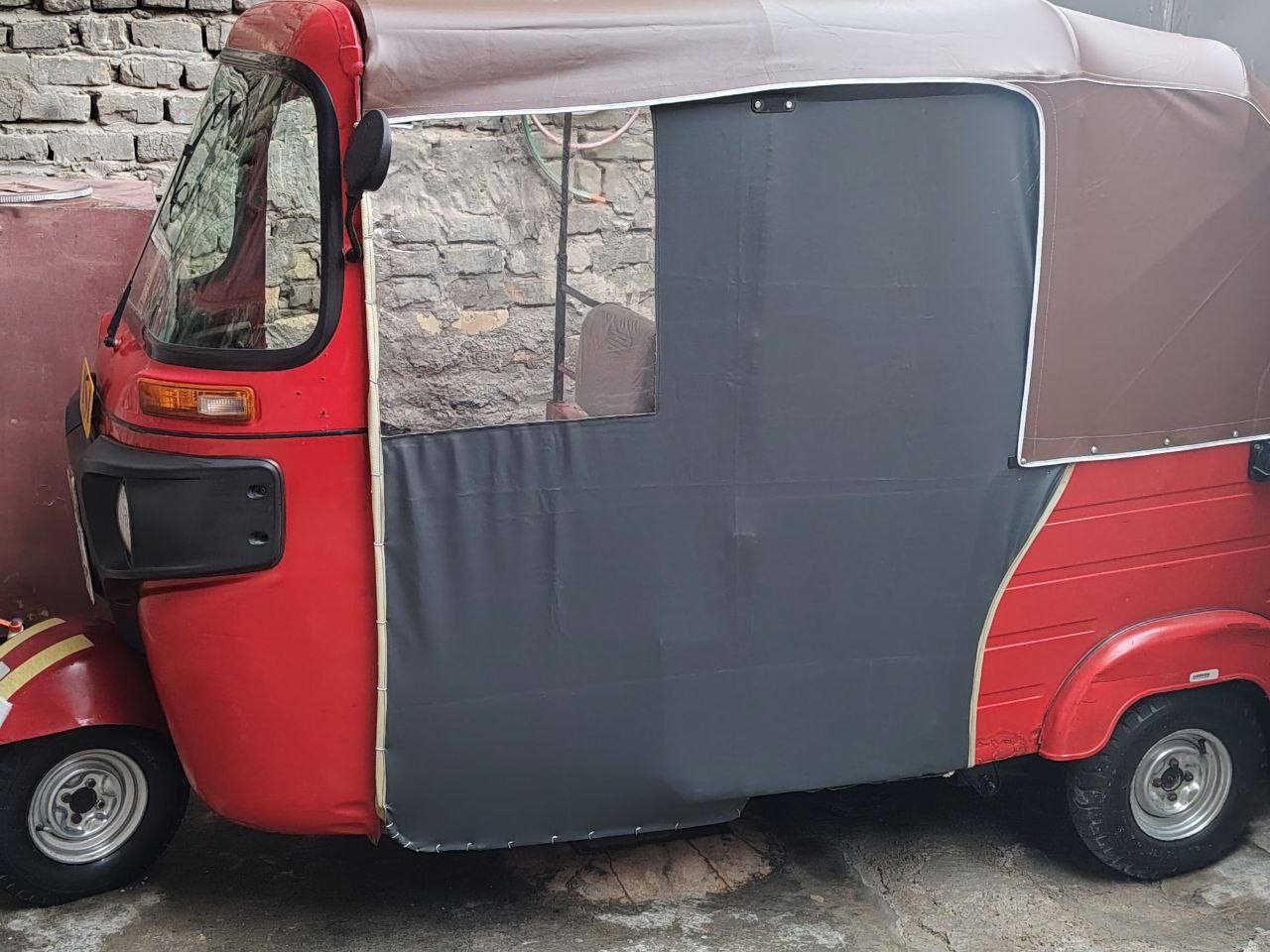 السلام عليكم تكتك  2019 اخت العشرين للبيع مرقمة وكاملة كبل تشتغل على باب الله السعر ٦ 
للاستفسار الاتصال على رقمي *********** واتساب موجود
