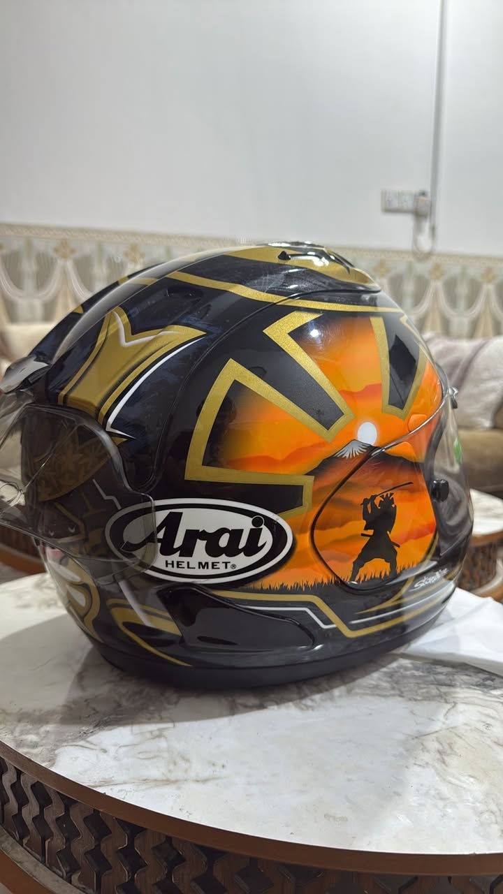 السلام عليكم 
خوذه Arai samurai قياس L لارج للبيع ٦٥٠$
***********
