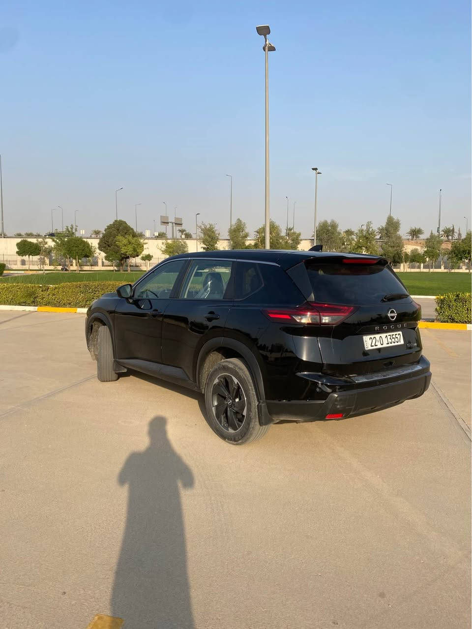 Nissan rogue 2024 SV AwD 
مواسەفات سندوق شەفت پریک کارەبای ئۆتۆ هۆلد کارپلەی کامیرە رادەری پێشەوە و رادەری پشتەوە تەحدیل سورحەوە خەتی جادە 
 
بەس بۆنیتی بۆیاخە بەبی ناوگرتن بەبێ ئێرباگ تەقین 
رەمەو سەنەوی نوێیە 
*********** أربيل, العراق
