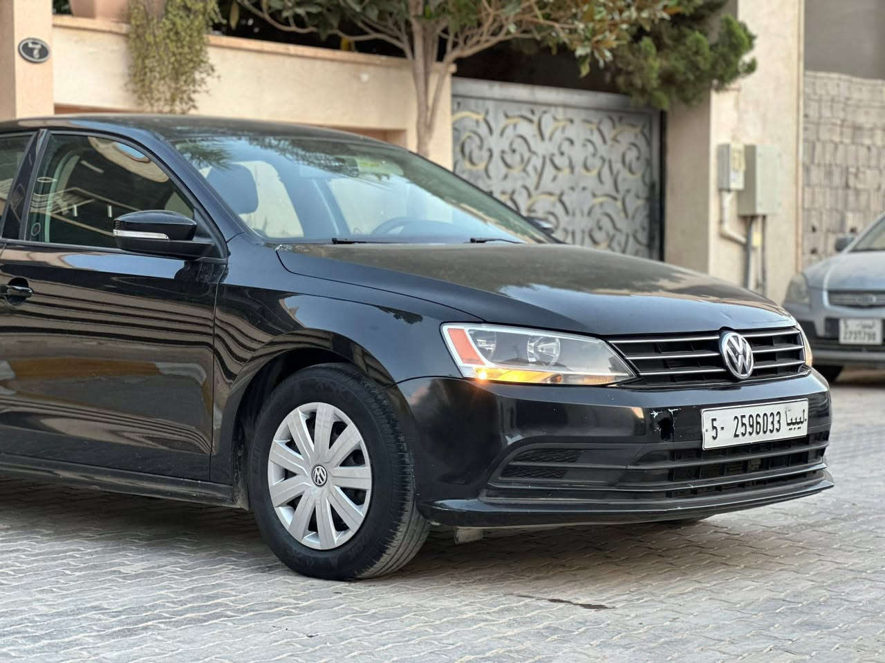 الله يبارگ🔥🥇
🏅🤩
الـنوع : فولكس واقن
الفــئة :جيتا
ناقل الحركه : اتوماتك
المميزات :
شاشة 🖥️
ديسكو 17 
فليتشة في المراية 🔦
والعديد من المزايا الموضحه في الصور🔥
سـنة الصـنع : 2016
الحـالة : ممتازة🖐🏻
المسـافة المقطـوعة :137 kmبالكيلو✔️
نـاقل الحـركة : أتوماتيك✅
نـوع الوقـود : بنزين⛽️
طـريقـة الدفـع : كاش💰
الموقع :📍طرابلس طريق المطار شارع ولي العهد 🛣️

📞094.860.50.40☎️
📞092.306.86.02☎️


**إذا كنت صاحب هذا الإعلان وتريد حذفه لأي سبب، رجاءا أرسل رسالة إلى الدعم الفني**