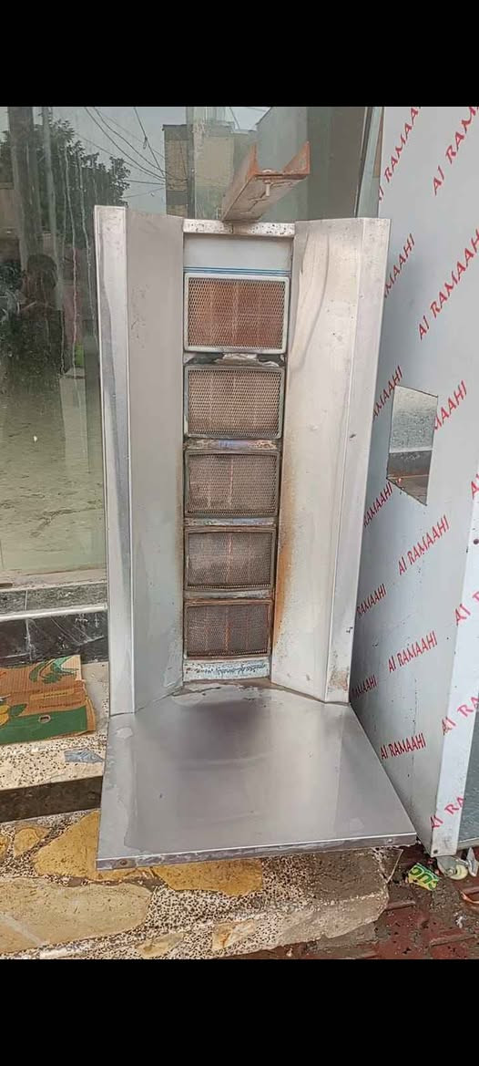 شواية كص كبيرة وجديدة مع الشيش والقاعدة
للاستفسار*********** Singapore
