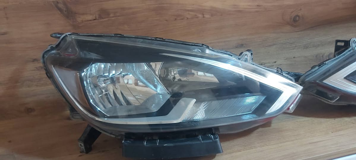 سلام عليكم اخوان لايتات سنترا ٢٠١٧امريكى نضيف بدون اى كسر تجارى سعر 60 الف مكان سليمانى


**إذا كنت صاحب هذا الإعلان وتريد حذفه لأي سبب، رجاءا أرسل رسالة إلى الدعم الفني**