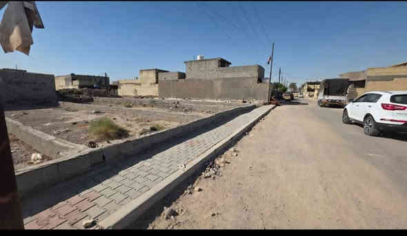 يوجد قطعة اراضي سند ٢٥ 
خدمات ماء مجاري كهرباء تبليط ارصفة أنترنت 
السعر 100 متر  _ 32 مليون  بيها مجال 
السعر 200 متر _  62  مليون  
العنوان بغداد_ معلمين _حي الرئاسة
 خلف مجمع الكهرباء السكني 400 في الامين 
#منطقة_شهداء_الحشد  ( حي الزهور )
للأستفسار 
***********
