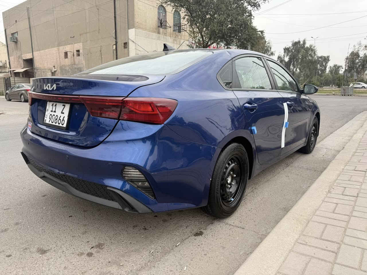 السلام عليكم للبيع فقط بلخير على الياخذه سيارةً تخبل سعره حلو أمريكية لون جويتي ازرق 
موديل 2023 فورتي محرك دوش 2000 كير محرك كفاله من الفتح والبخار ماشيه ٣٨ من امريكة ٢٨ يعني بلعراق ١٠ ماشيه #
حادثه قطعه تبديل قطعه صبغ فقط باب خلفي جاملغ خلفي 
بجم كبس ايرباك برده جاهزه بدون اي نقص منظومة زنون رقم بغداد إنكليزي هزه ارقام جدد تحويل مباشر 
سعره ١٤٧ نقد سعر بيع رجائا اخوان مستعجل على بيعته وسعره حلو مكانه بغداد البياع *********** 

صور حادث وسونار ناشره
