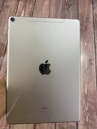 ايباد ١٠ برو • ٢٥٦ • كربلاء