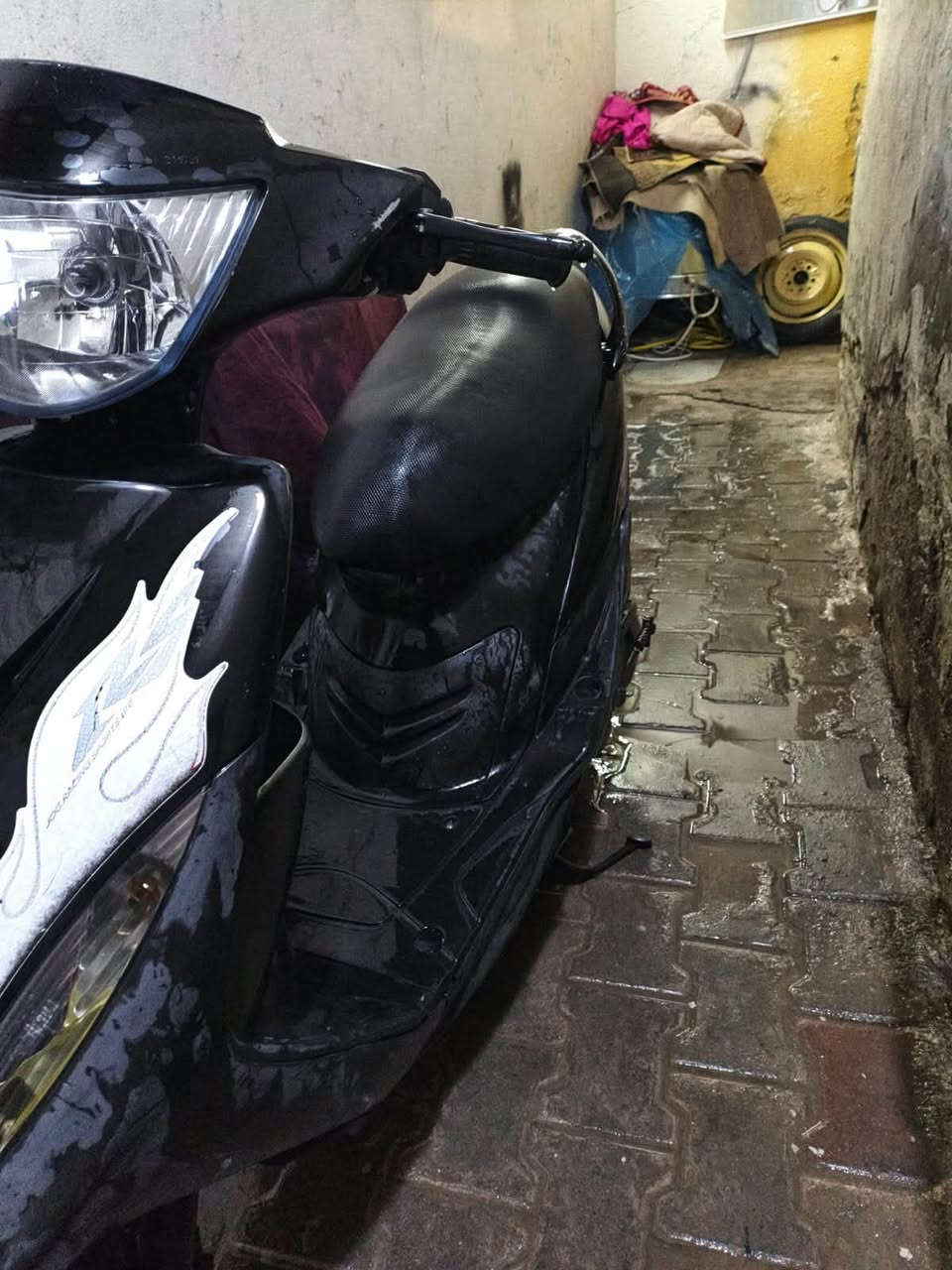 للبيع ماكس عدله 
مال رمبه قبل شهر مطلعها دراجه انضف من صوره 
كلشي ع لبلاد تجي وتشوف بعينك اذا مفتوح بيها شي تاخذها بلاش وصل لوكاله بيها 
عنواني لبصره لموفقيه
رقمي ***********
سعر 900وبيها مجال حك جيه
