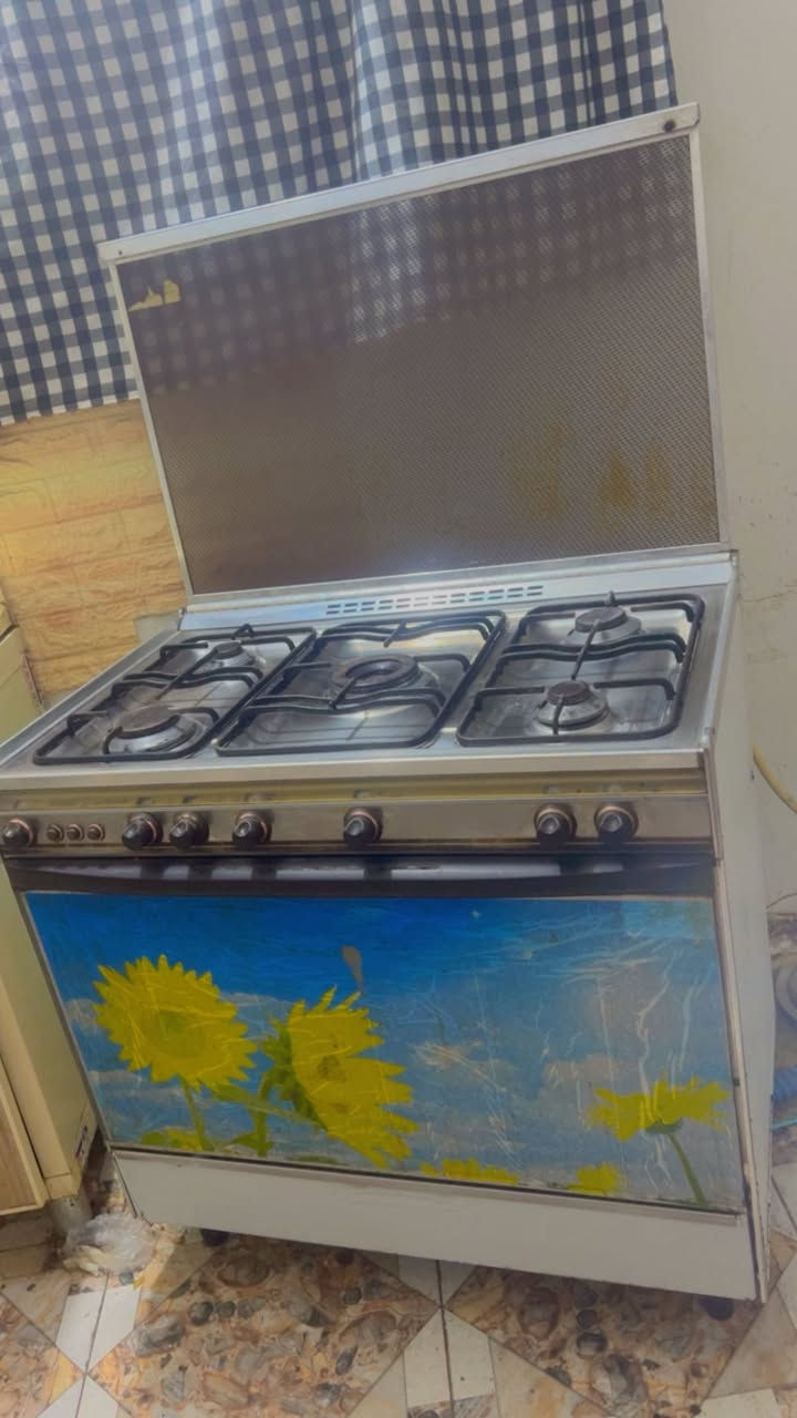 كاونتر للبيع نضيف كلش طوله مترين ومايكرويف شغال نضيف وطباخ كريازي للبيع شغال كل العيون


**إذا كنت صاحب هذا الإعلان وتريد حذفه لأي سبب، رجاءا أرسل رسالة إلى الدعم الفني**