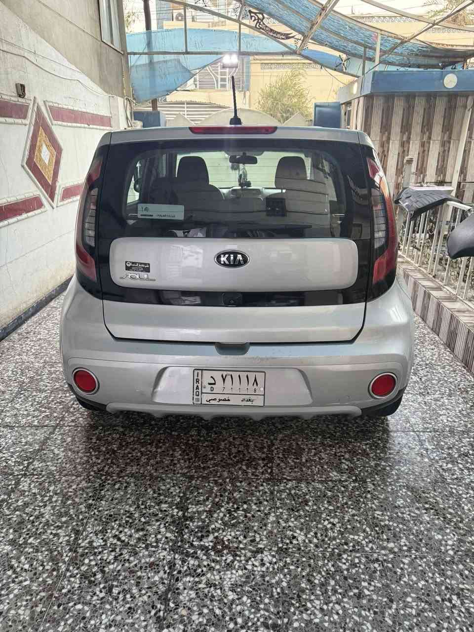 السلام عليكم 
كيا صول 2019  كفالة عامة من الصبغ والتبديل سيار كلين بدون حادث بس بغداد صار بيها طخى الباب الخلف السايق وتم تعديل على البارد   وصور السونار موجود بالمنشور رقم بغداد مواصفات شاشة كامرة تحكم استيرن ايكو المكينة 2000 GDl لون سيار سلفر سعر 135 ورقة رقم صاحب السيارة ***********
