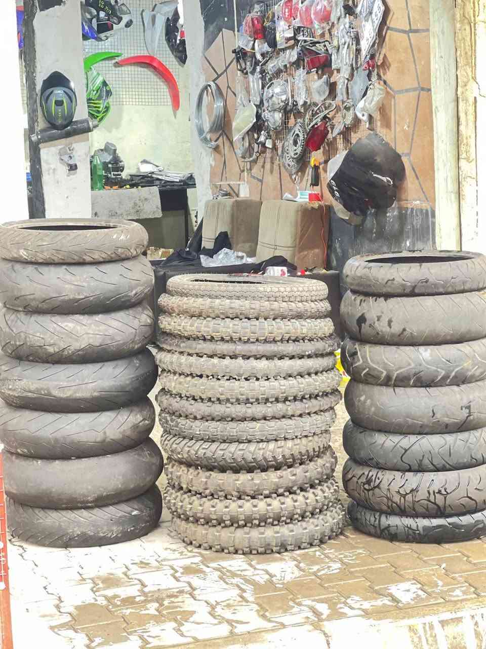 تايرات بطح لبيع 180و190                                    تایرات قفاز ڵبیع 19  ‌‌‌‌[[ سعر كول واحد 40الف ]]                     عنوان کرکوک قادسیە مقابیل جامع صدق امین


**إذا كنت صاحب هذا الإعلان وتريد حذفه لأي سبب، رجاءا أرسل رسالة إلى الدعم الفني**