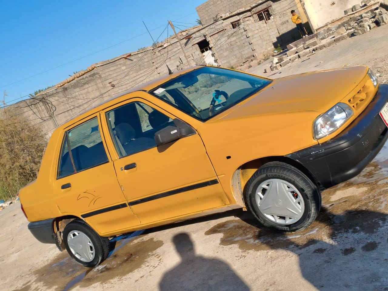 السلام عليكم سياره سايبا موديل 15 سياره حلوه وجاهزه لاخياس ولانقص رقم بغداد تحويل  مالك يريد تحويل يعني التصير من قسمته يسوي عقد مروري السعر 28 وبيه مجال المكان حله مركز ***********
