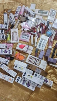 مكياج • عناية • ١٠٠قطعة