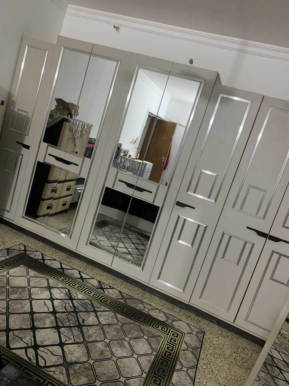 غرفة تركيه عشر قطع نظيفه جدا ولسرير مخزن ب٩٠٠مكاني لغزاليه


**إذا كنت صاحب هذا الإعلان وتريد حذفه لأي سبب، رجاءا أرسل رسالة إلى الدعم الفني**