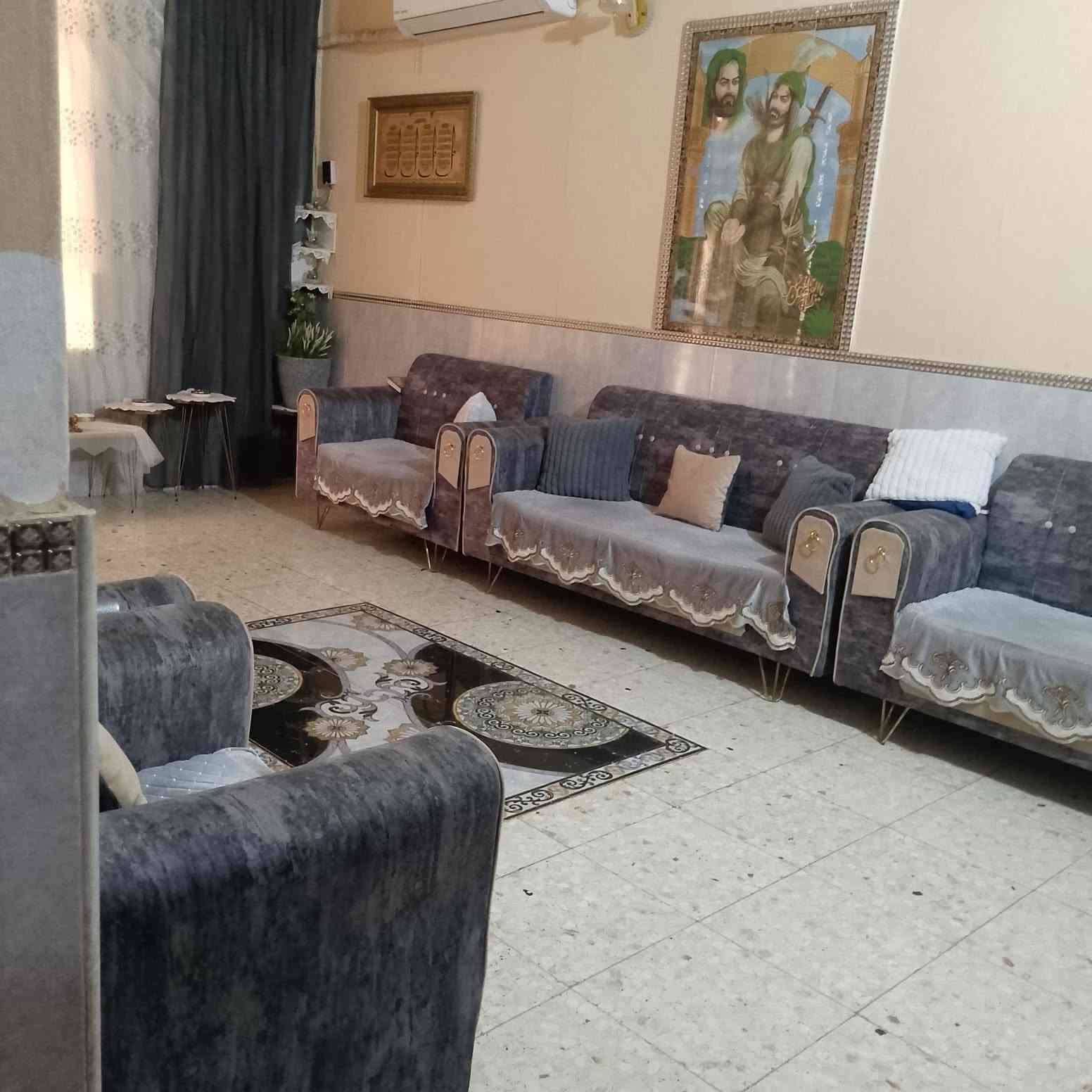 السلام عليكم بيت للبيع١٠٠  متر مربع واجه ٧ونص نزال١٤ طابق ونص غرفتين نوم شارع تبليط خدمات كامله الزعفرانيه نهايه شارع المعهد على السده طابو سند ٢٥ وكاله أم الصوره بيت مآبي اي نقص كامل من كلشي للاستفسار خاص أو الاتصال *********** واتساب
