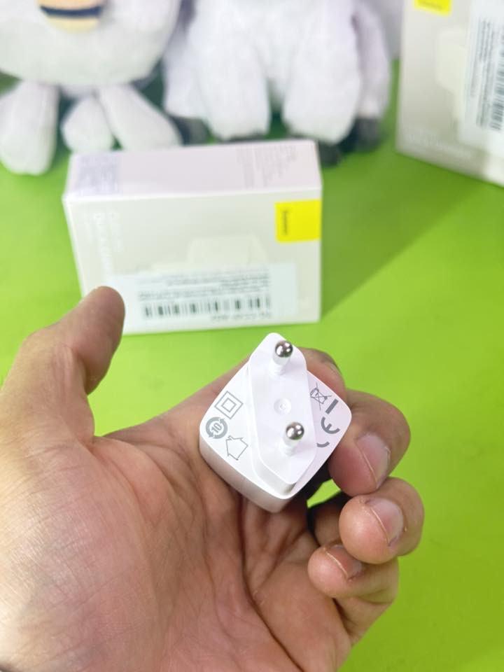 السلام عليكم
متوفر عدد قليل  
راس شحن من ماركة baseus ماركة اصلية ومعتمدة من ابل وباقي الشركات غنية عن التعريف 
20 w قدرة 
منفذ تايب سي


**إذا كنت صاحب هذا الإعلان وتريد حذفه لأي سبب، رجاءا أرسل رسالة إلى الدعم الفني**