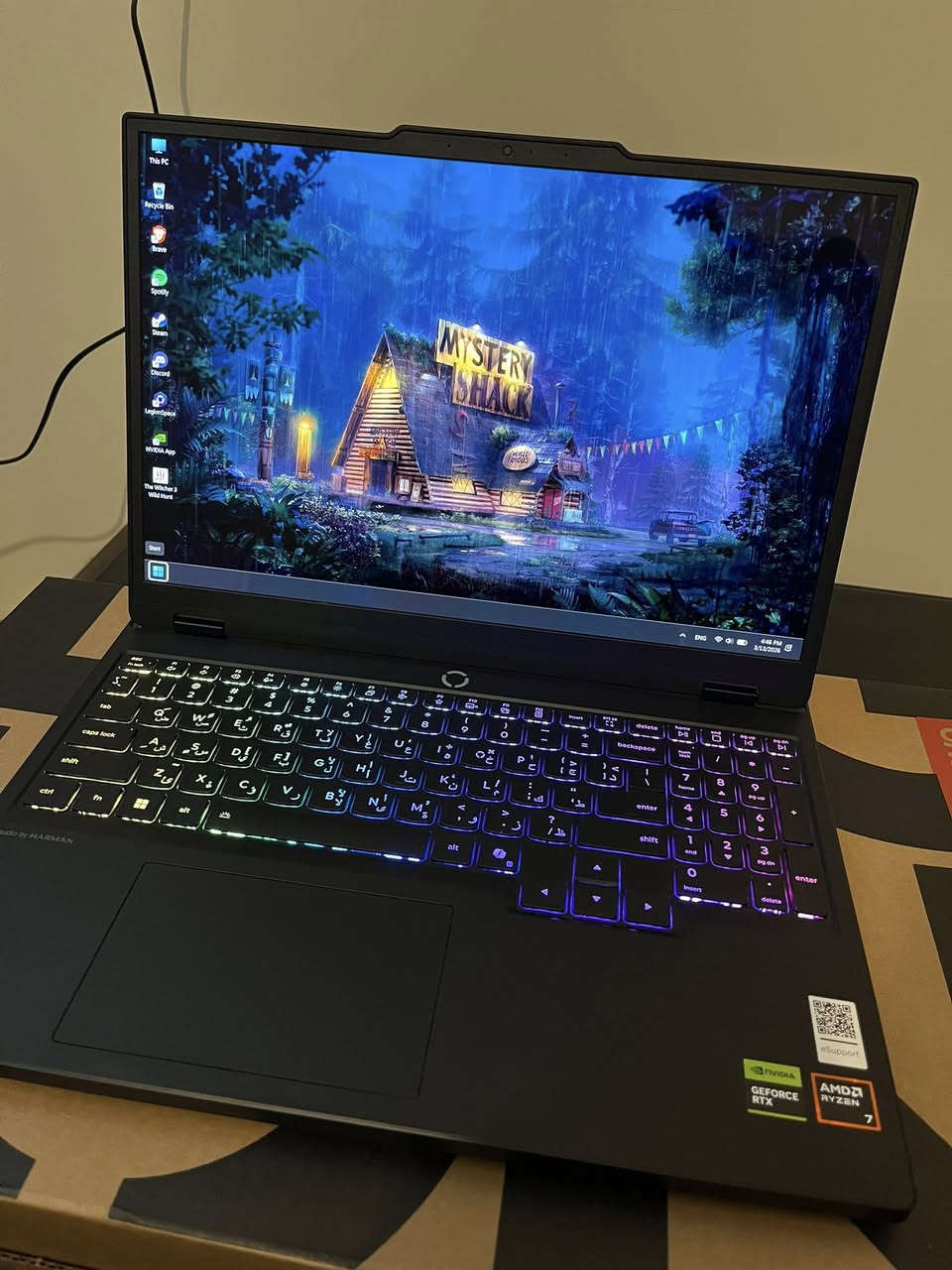 Lenovo Legion 5 15AHP10
• المعالج: AMD Ryzen 7

 • كرت الشاشة: 

NVIDIA RTX 5060 8 gb

 • الرام: 16GB DDR5 (قابلة للتطوير)

 • التخزين: 512GB SSD NVMe

 • الشاشة: 15.3 إنش، دقة 2K (2560×1600)، 165Hz

 • نوع الشاشة: OLED 

 • البطارية: 80Wh

 • شاحن :245 W

 • المميزات: تبريد قوي، مناسب للألعاب


**إذا كنت صاحب هذا الإعلان وتريد حذفه لأي سبب، رجاءا أرسل رسالة إلى الدعم الفني**