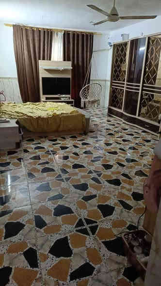 مرحبا
بيت للبيع في بغداد منطقه المنصور 
مساحة 102 متر يحتوي على طابقين 
الطابق الأول:- غرفه نوم واستقبال وحولي ومطبخ وحمامات
الطابق الثاني :- غرفتين نوم وحولي 
الطابق الثالث:- بيتونه زغيره وسطحين
*********** هذا الرقم  بي واتساب و اتصال رصيد ايضاآ
للاستفسار اتصلوا على الرقمالبيت اريده ب225 مليون
@j_i_qa
