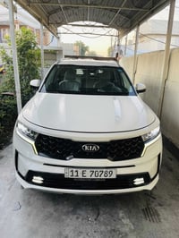 للبيع  كيا سورنتو موديل ٢٠٢١ خليجي  رقم بغداد ستة سلندر نص فول بصمة كش...