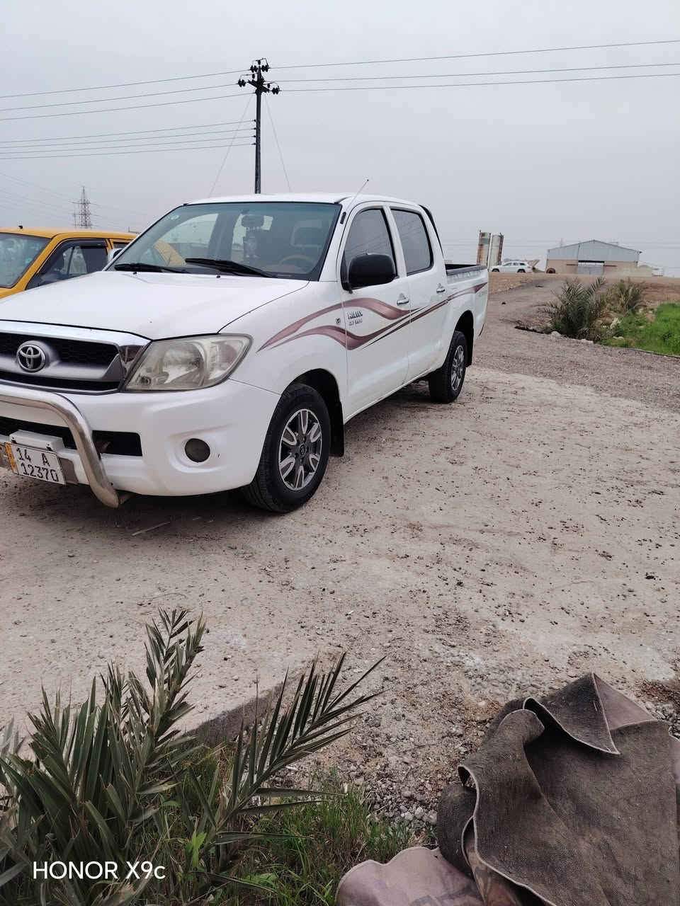 السلام عليكم
بيكم فلاونزه 2007
كير مكينه خير من الله
حدايد جديده
تخم تاير جديد
رقم بصره 
السنويه 2030 نهايتها
بسمي سياره مداور ثاني يوم
السعر 135 بيها مجال
العنوان العماره
***********
***********
