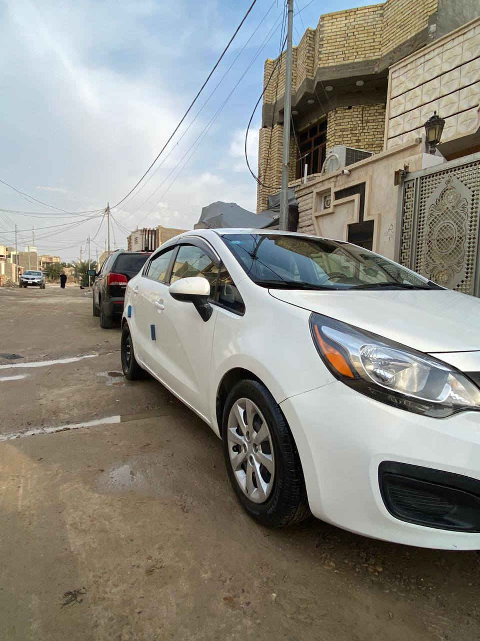 السلام عليكم
سيارة كيه ريو معروضه للبيع
رقم بغداد موديل ٢٠١٣ 
سنويه ٢٠٣١ وبسمي
محرك ١٦٠٠
سياره جاهزه كير محرك خير من الله ما مفتوحاه
 كهربائيات تخم تاير نضيف 
ضرر مابيه فقط تكحيل اثر شخوط وتصليج طخطخات خفيفه ومصلحه
سيارة مال جناي
وكامله فقط التبريد ما صلحته 
الباقي جاهزه السعر ٨٥ وبيه مجال بسيط للشراي
مكان الفلوجه حي الشهراء
الهاتف ***********
