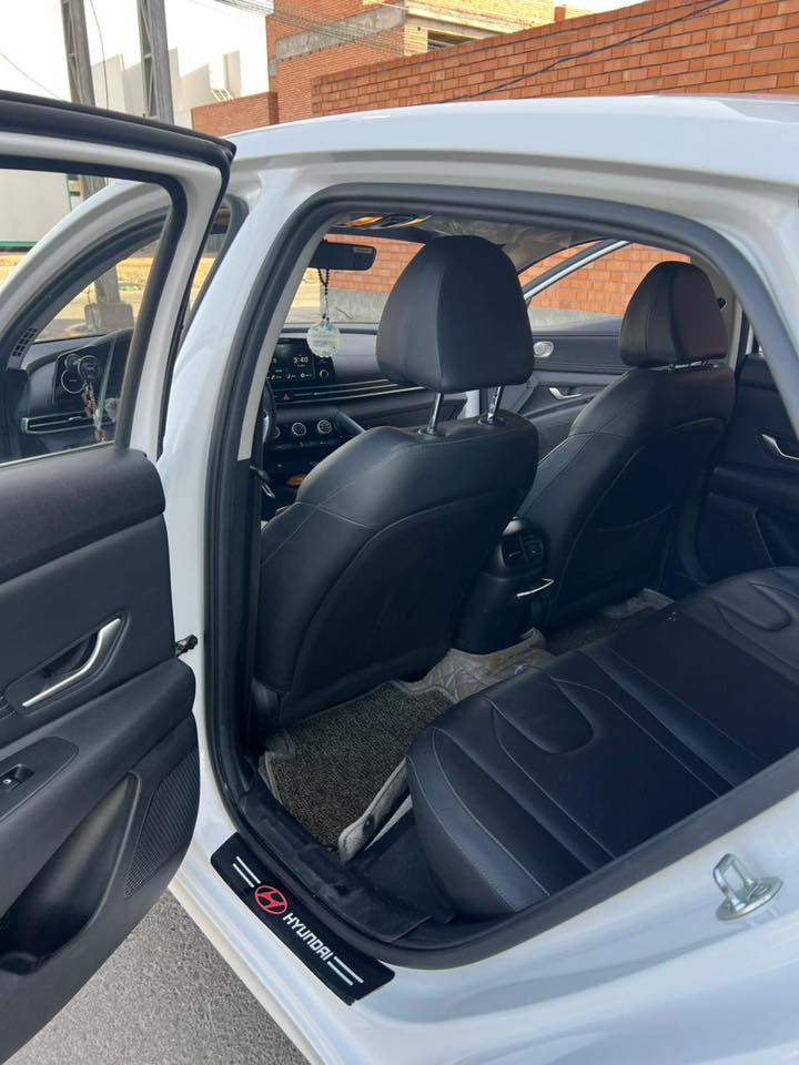 النترا 2024 مكفوله. 
رقم. سليمانية ماشية 40 الف بأسمي
فول. مواصفات كاملة ماناقصها شي سيارة
***********
