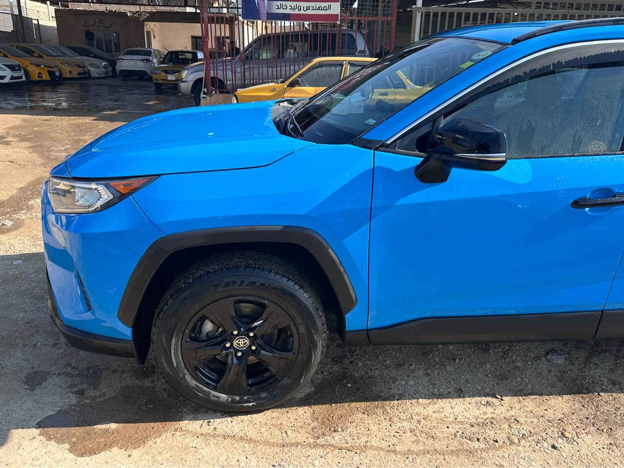 للبيع تويوتا RAV4 - راف فور موديل 2021 XLE وارد أمريكي 
رقم بغداد - تحويل ثاني يوم تاخذ 
ضرر فقط في الجهة الخلفيه باب الصندوق مبدل اصلي نفس اللون 
بصمه + اشارات بالمرايات الجانبيه + نظامين سرعه ECO و SPORT + داخل بيجي 
السياره حلوه وكاعده ومو ناقصها شي 
السعر - 200$ 
للتواصل .. *********** 
مكان السياره سامراء . سامراء, صلاح الدين
