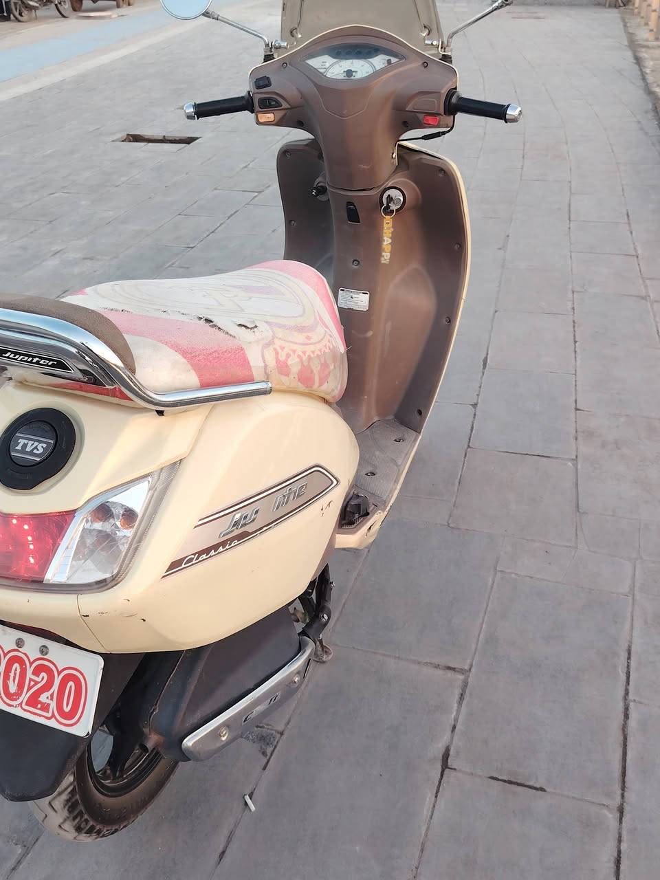 متاح دراجه جوبيتر مكفوله كفاله عامه وظع الشركه النوان واسط قظاء الحي الشراي يتصل عل رقم ***********
