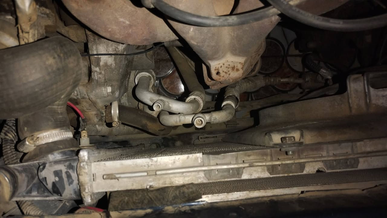 سلام عليكم سياره اوبل استره 1994 محرك 18 تتفه تبريد بلادي جام كهرباء كير عادي محرك خيرمن الله لا تبخير ولاتنقيص تخم تاير جديد صدر جديد رقم انكليزي سنويه 2026 شهر 12 سعر 45 بيهه مجل رقم هاتف ***********
