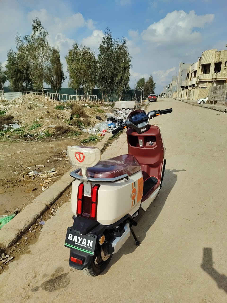 السلام عليكم وحش الكون لون موميز  معروف بل سوك ست بطاريات مصطره كبار سعر على رقم للتواصل ***********
