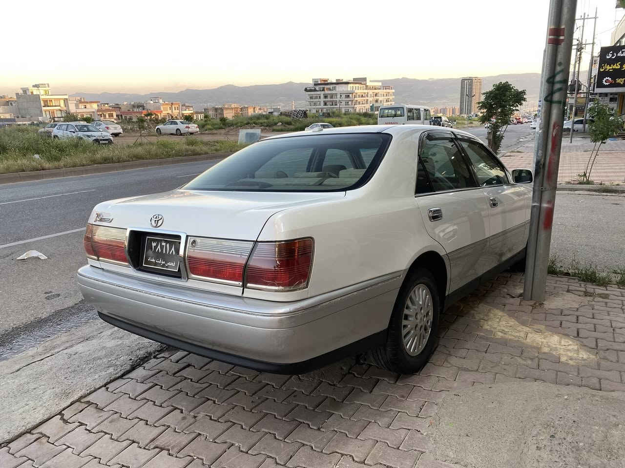 سلاو مةليكةى براوة مةكينة مةغوبى وينجى ٢٠٠٠ سةيةرةكة بئ چال و شوختةو هيچ مةسرةفى نية تايةى تازة پاترى تازة جامى هةلگيراوة بريكى بةسراوة سارد و گةرمى بةسرةوة چركةى تيا نية يةك دوگمةية سعرى ٣٩ گةلا و كةميك مةجال كؤدى نية *********** لة سليمانيم
