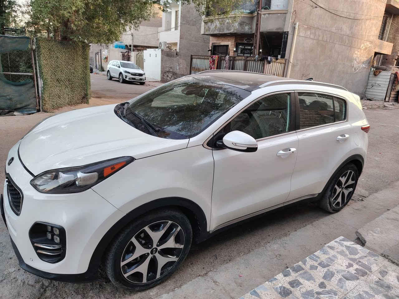 السلام عليكم
سبورتج أمريكي ٢٠١٧ فئة sx محرك ٢٠٠٠تيربو أعلى فئة بالسبورتج فول مواصفات بنوراما بصمه كشنات جلد وتحكم كهربائي تدفئة وتبريد كشنات رادار خلفي وامامي وجانبي تحديد مسار شاشة أعطال حساسات أمامي وخلفي صندوك كهرباء
حادث وسونار مع الصور محرك مبدل بي ولفات ماشيه ٨١ ألف ميل
السعر ١٤٠ 
بغداد العبيدي
***********
