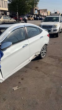 اكسنت 2015  خليجي 1600 ماشيه 100   السياره جانت بدون اي حادث او ضربه  ...