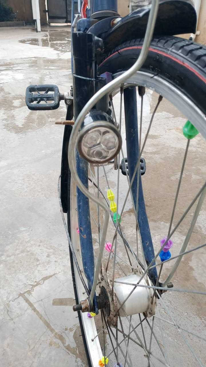 سلام وعليكم عندي بايسكل للبيع حجم 26 تايرات 2جدد كلوب شغال وياله مالته لاصليه  للاستفسار ***********مكاني بغداد الفحامه بستان الكبيسي السعر خاص
